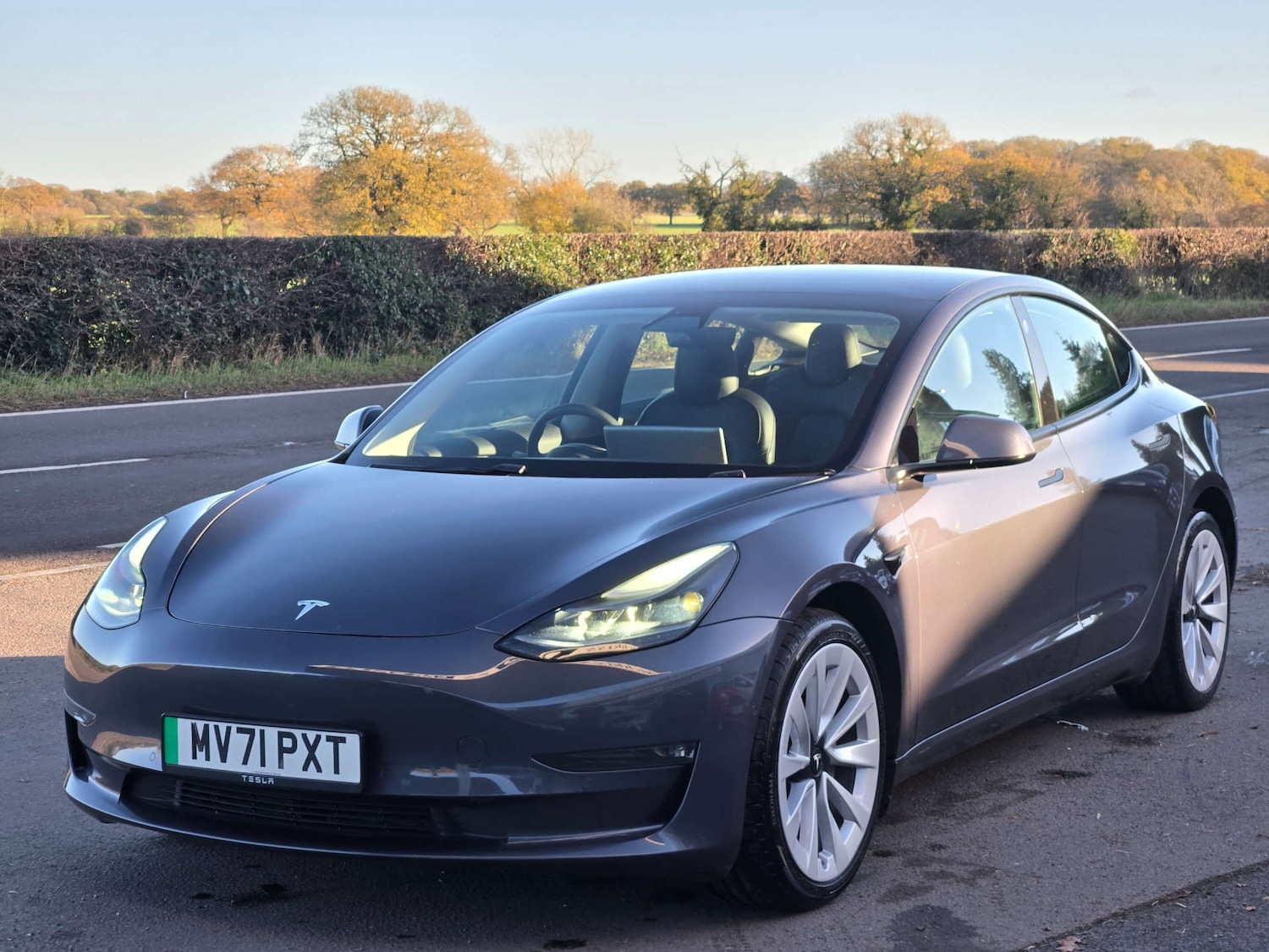 Used Tesla Model 3 2021 for sale - 76687500: Photo 2