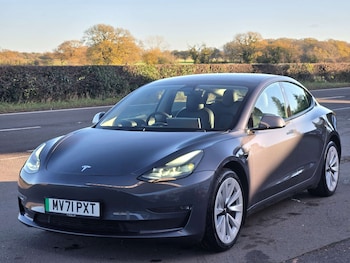 Used Tesla Model 3 2021 for sale - 76687500: Photo