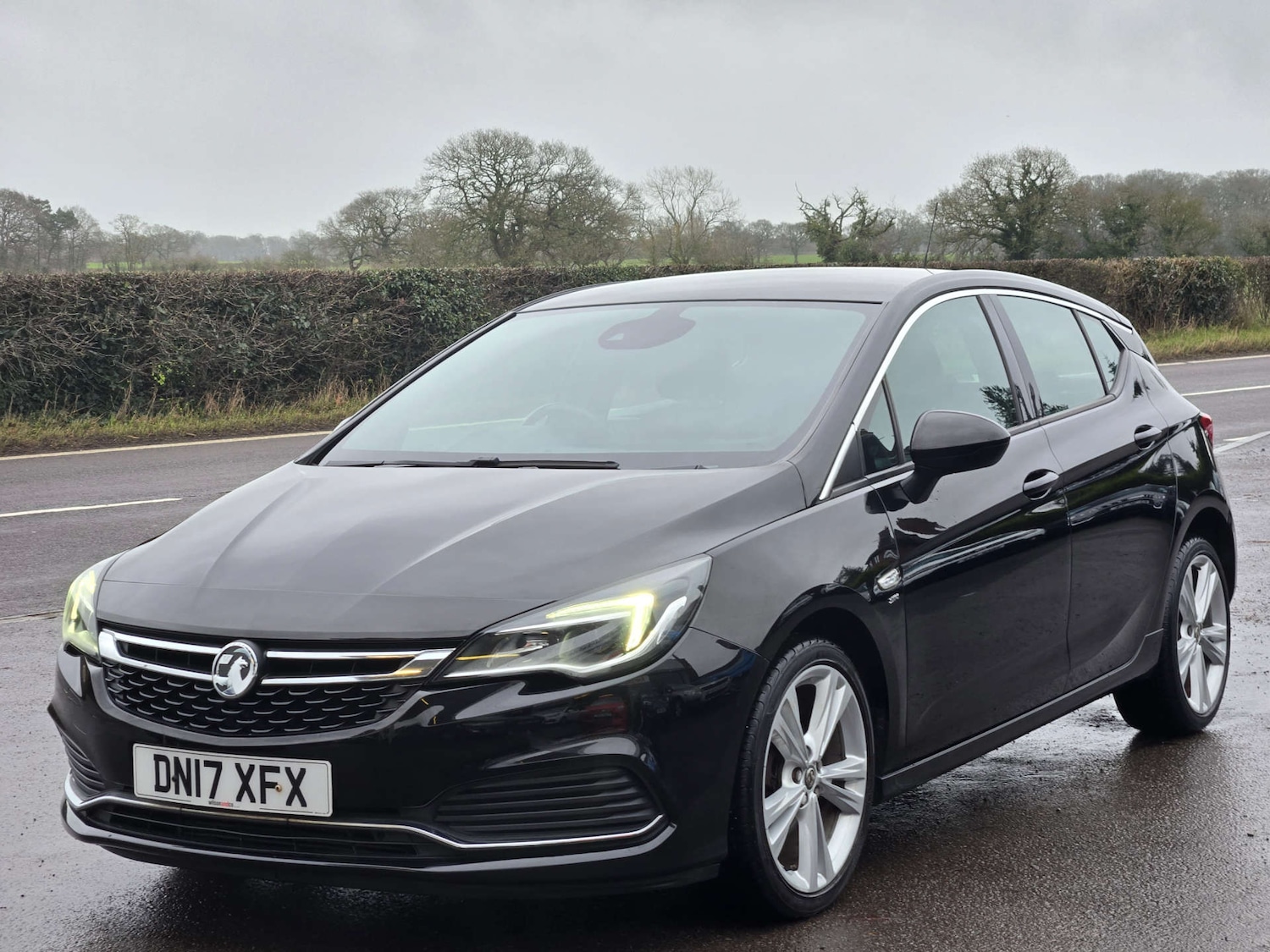 Used Vauxhall Astra 2017 for sale - 77289424: Photo 2