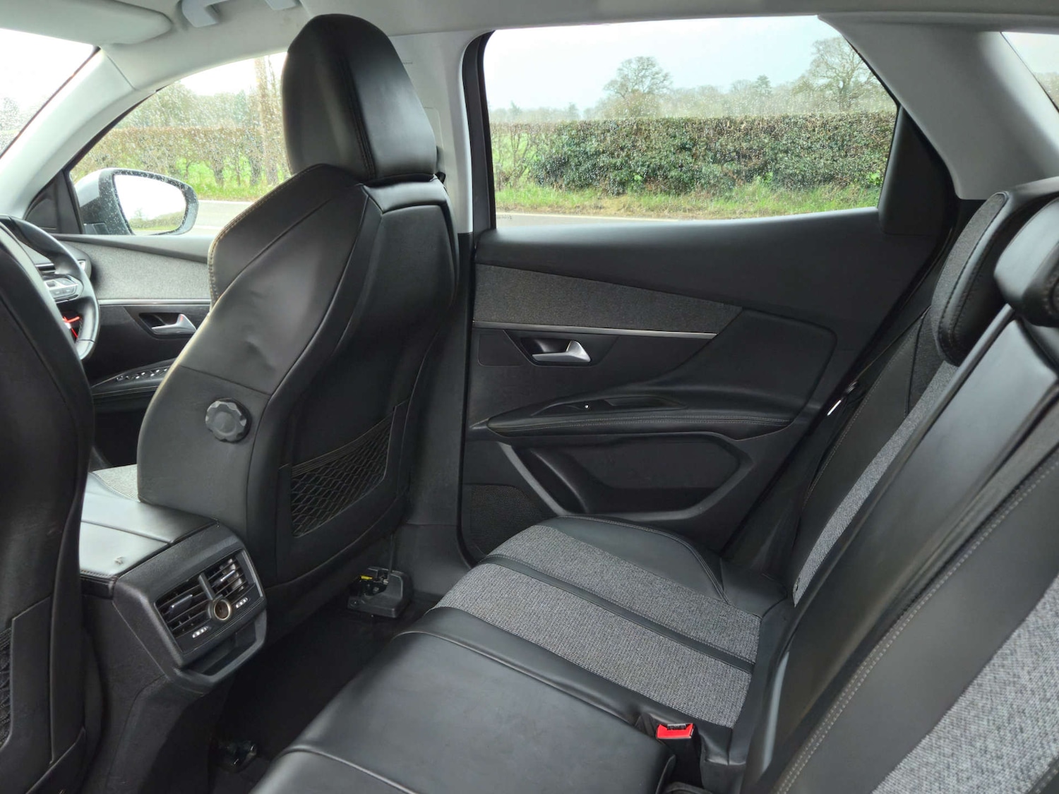 Used Peugeot 3008 2017 for sale - 77720521: Photo 28