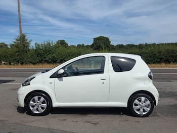 Used Toyota AYGO 2011 for sale - 79469298: Photo