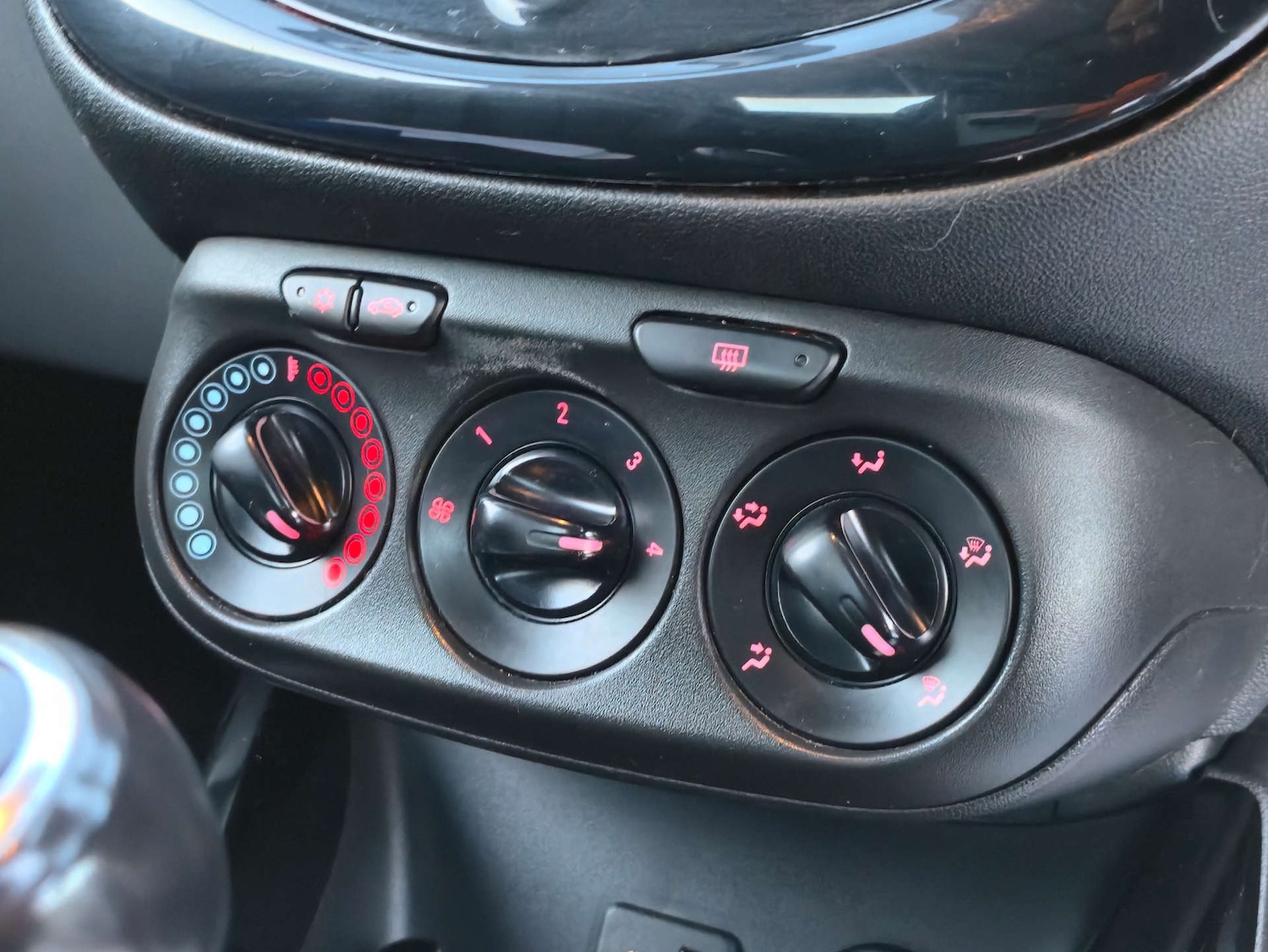 Used Vauxhall Corsa 2015 for sale - 77107174: Photo 35