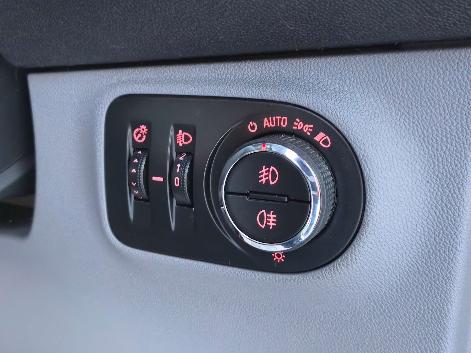 Used Vauxhall Corsa 2015 for sale - 77107174: Photo 36