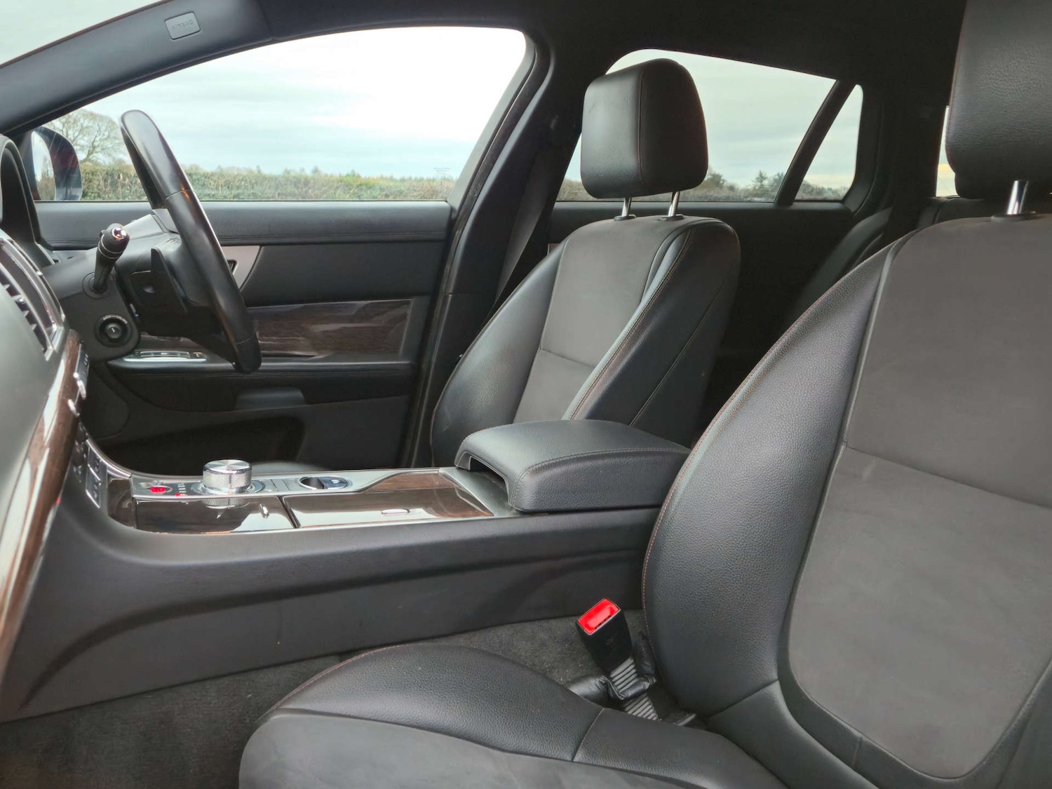 Used Jaguar XF 2015 for sale - 76941886: Photo 28