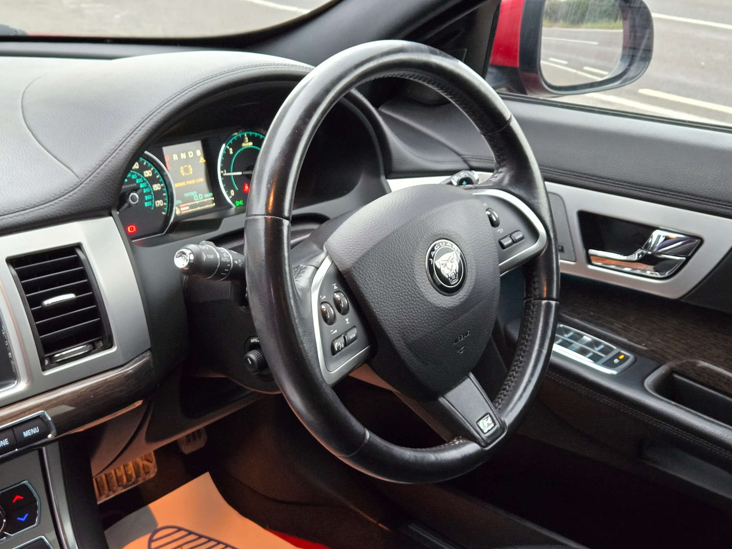 Used Jaguar XF 2015 for sale - 76941886: Photo 35