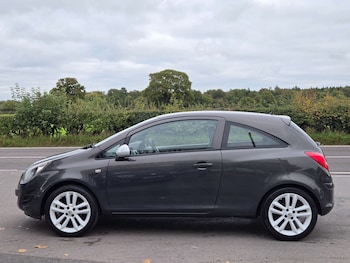 Used Vauxhall Corsa 2014 for sale - 76219314: Photo 3