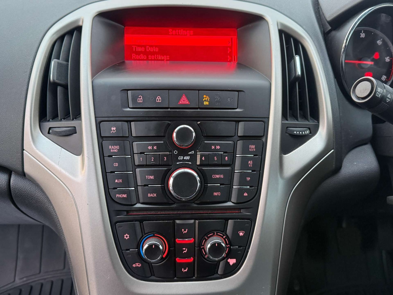 Used Vauxhall Astra 2011 for sale - 76921220: Photo 13