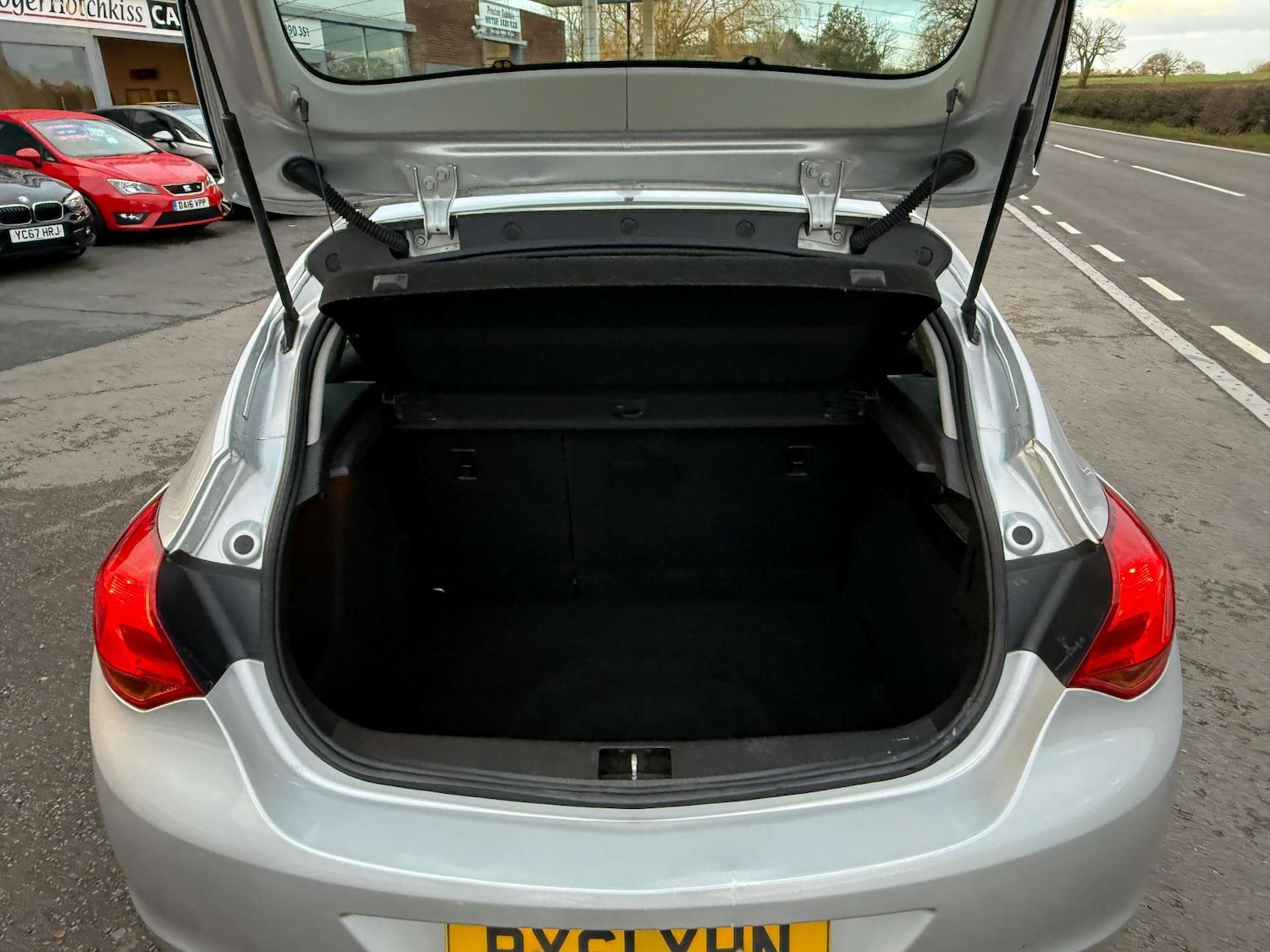 Used Vauxhall Astra 2011 for sale - 76921220: Photo 8