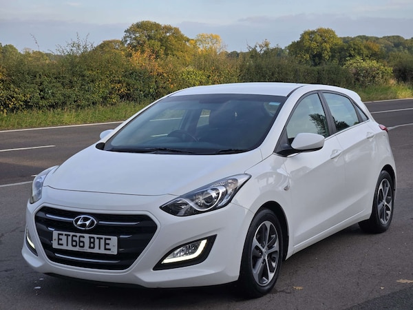 Used Hyundai i30 2016 for sale - 76237439: Photo 2