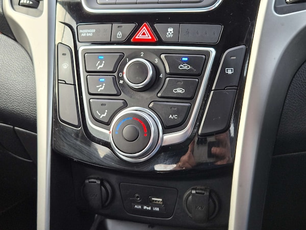 Used Hyundai i30 2016 for sale - 76237439: Photo 33