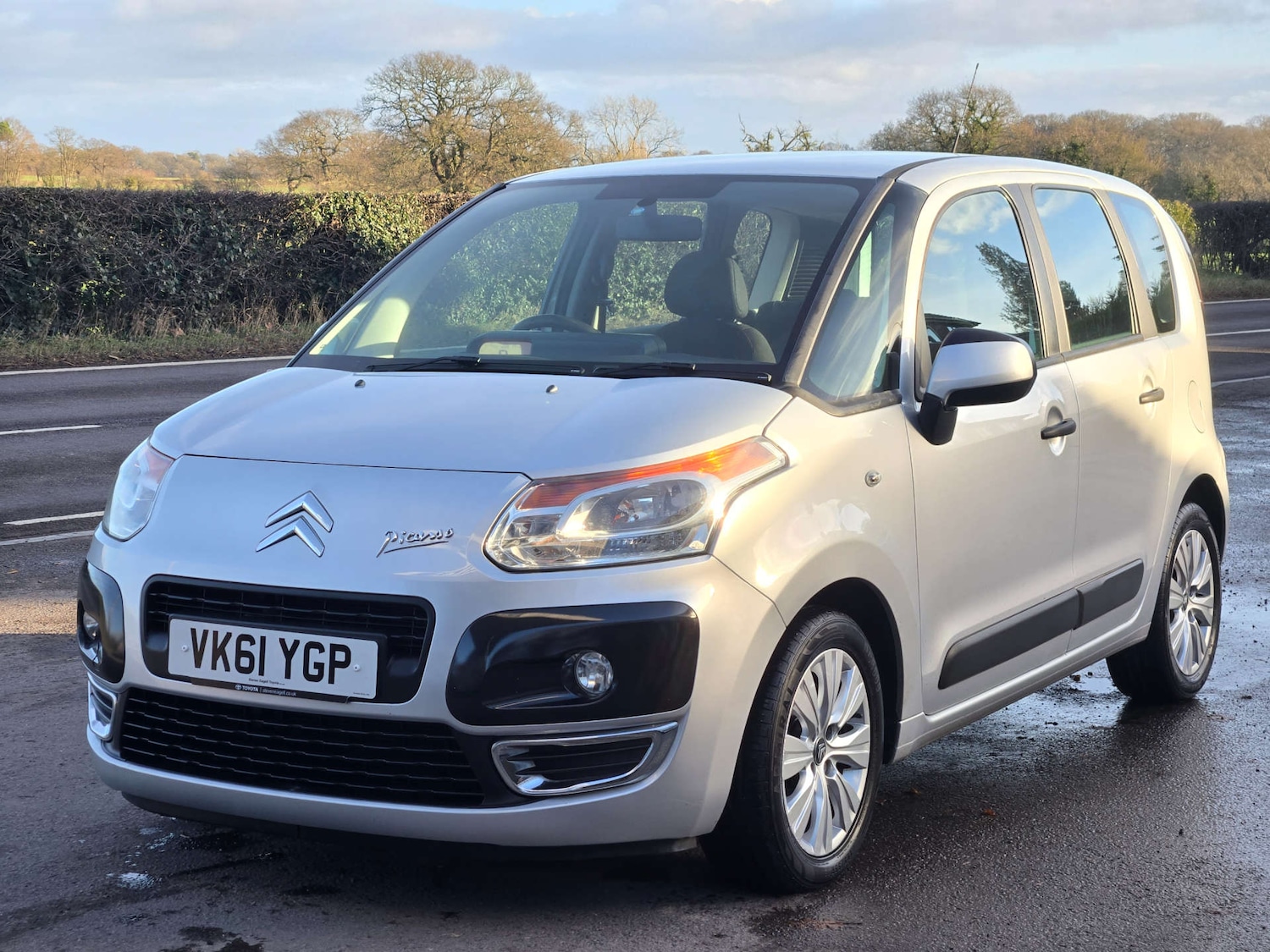 Used Citroen C3 Picasso 2011 for sale - 77132823: Photo 2