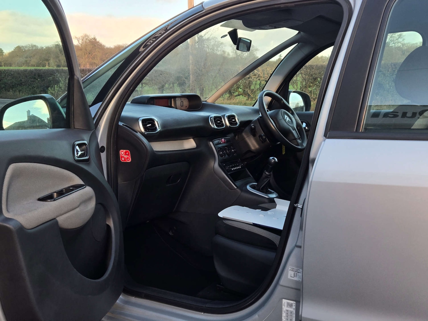 Used Citroen C3 Picasso 2011 for sale - 77132823: Photo 28