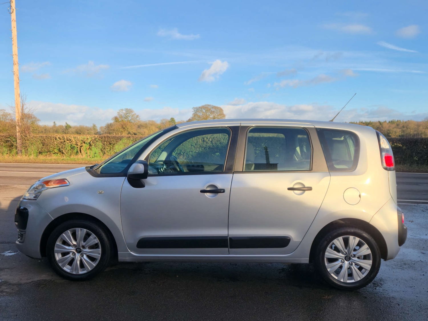 Used Citroen C3 Picasso 2011 for sale - 77132823: Photo 3