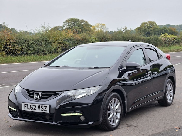 Used Honda Civic 2012 for sale - 76280345: Photo 2
