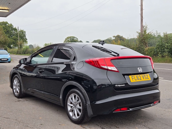 Used Honda Civic 2012 for sale - 76280345: Photo 4