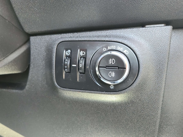 Used Vauxhall Corsa 2016 for sale - 76278383: Photo 32
