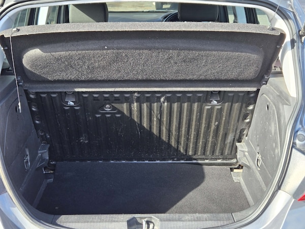 Used Vauxhall Corsa 2016 for sale - 76278383: Photo 6