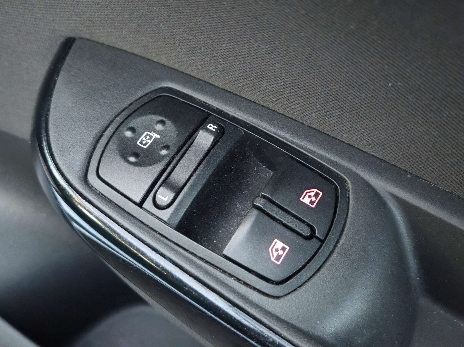 Used Vauxhall Corsa 2016 for sale - 77022628: Photo 29