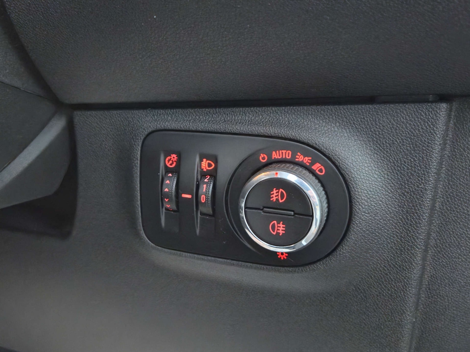 Used Vauxhall Corsa 2016 for sale - 77022628: Photo 30