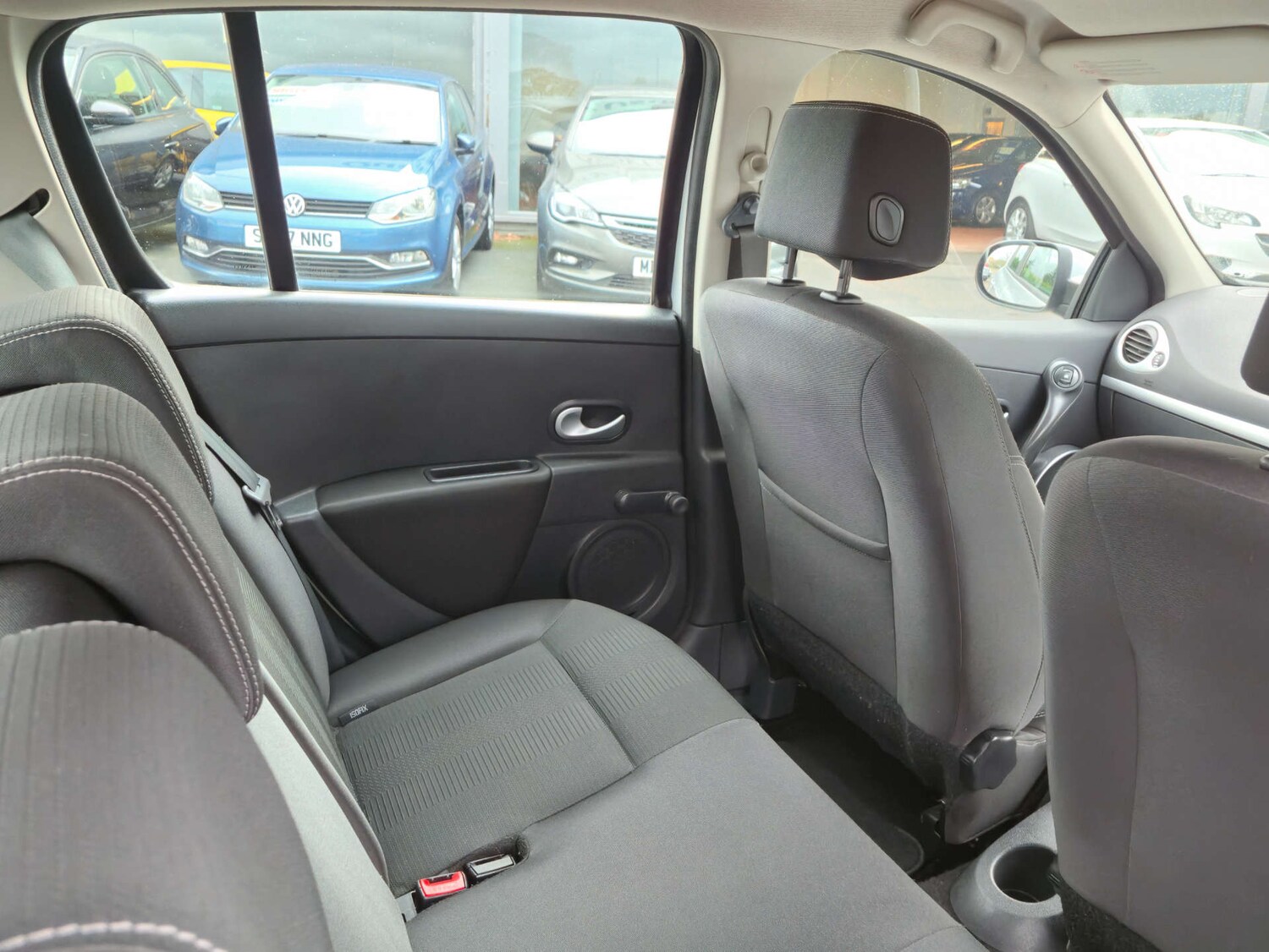 Used Renault Clio 2011 for sale - 77498251: Photo 24