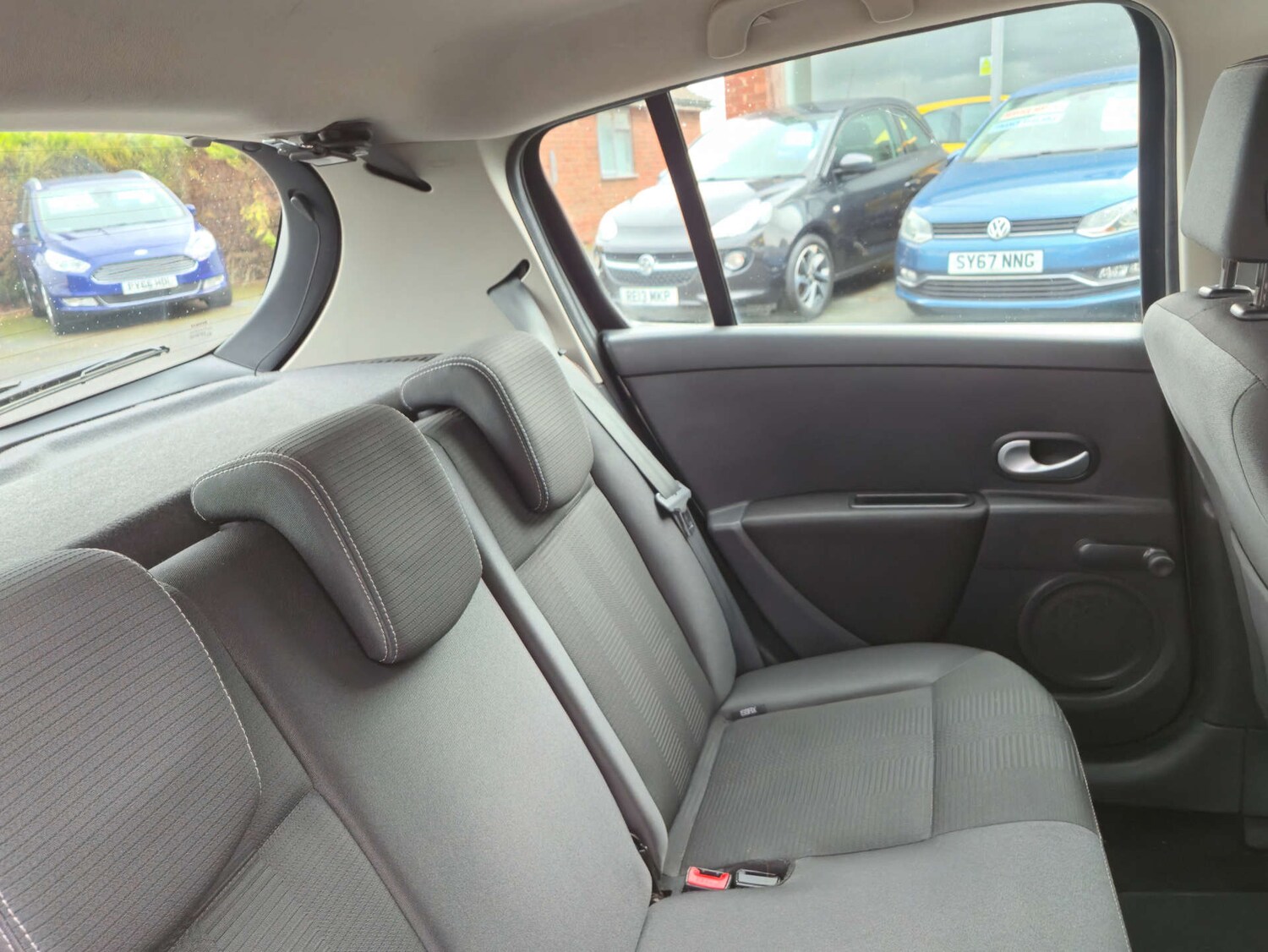 Used Renault Clio 2011 for sale - 77498251: Photo 25