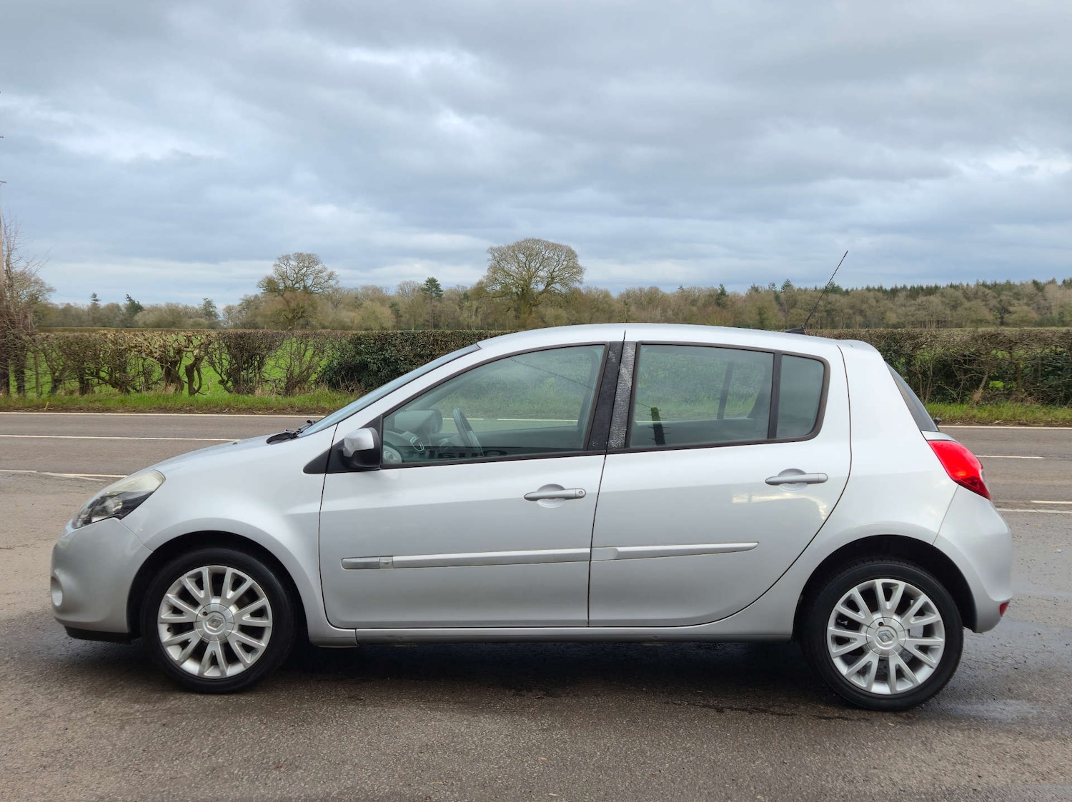 Used Renault Clio 2011 for sale - 77498251: Photo 3