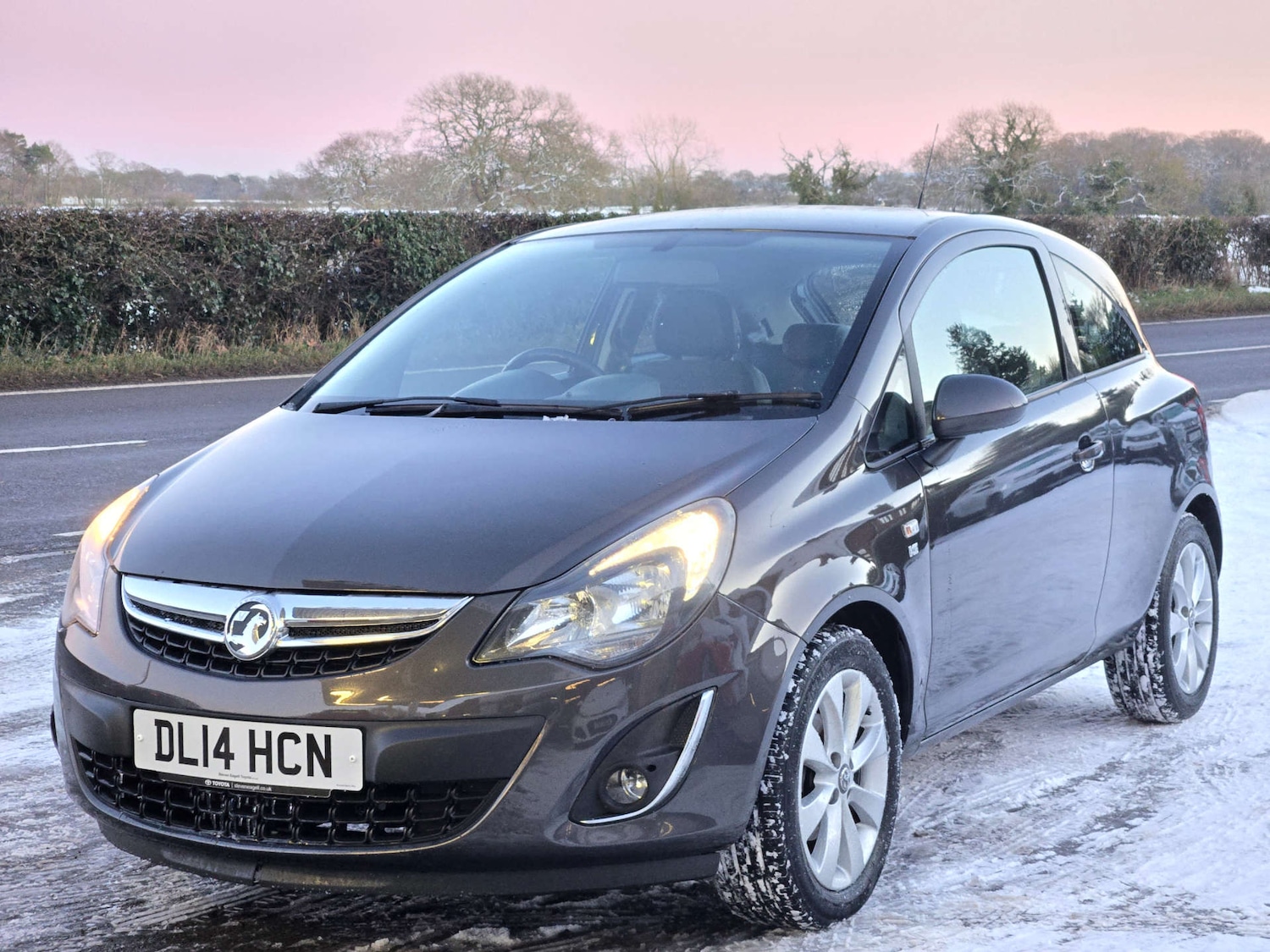 Used Vauxhall Corsa 2014 for sale - 77107181: Photo 2