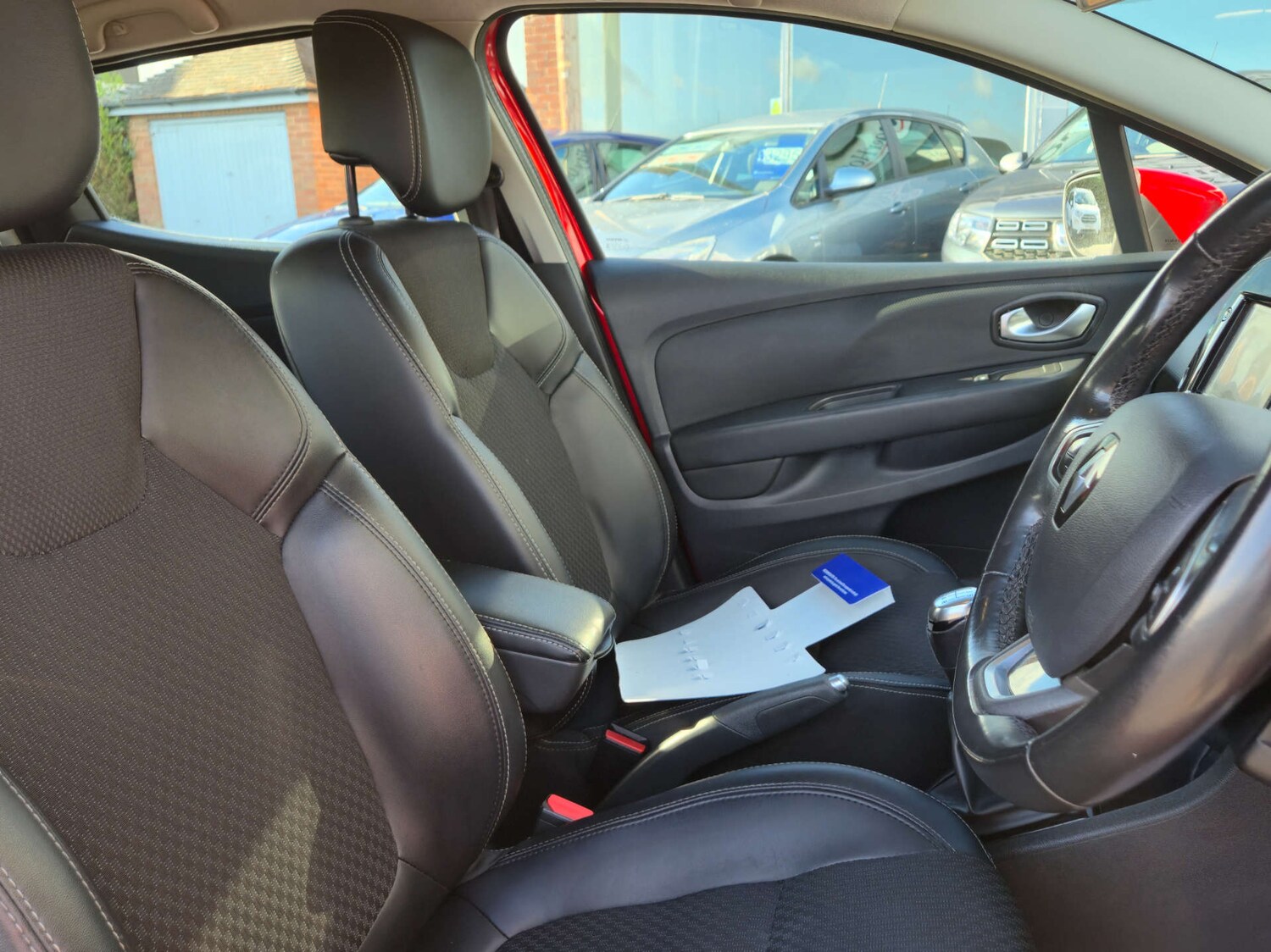 Used Renault Clio 2016 for sale - 76369452: Photo 22