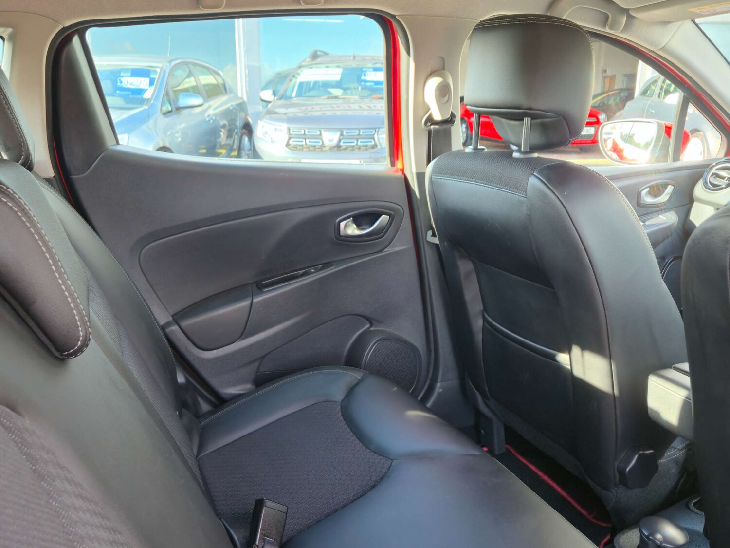 Used Renault Clio 2016 for sale - 76369452: Photo 25