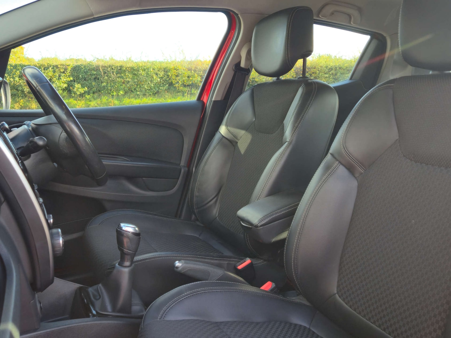 Used Renault Clio 2016 for sale - 76369452: Photo 33