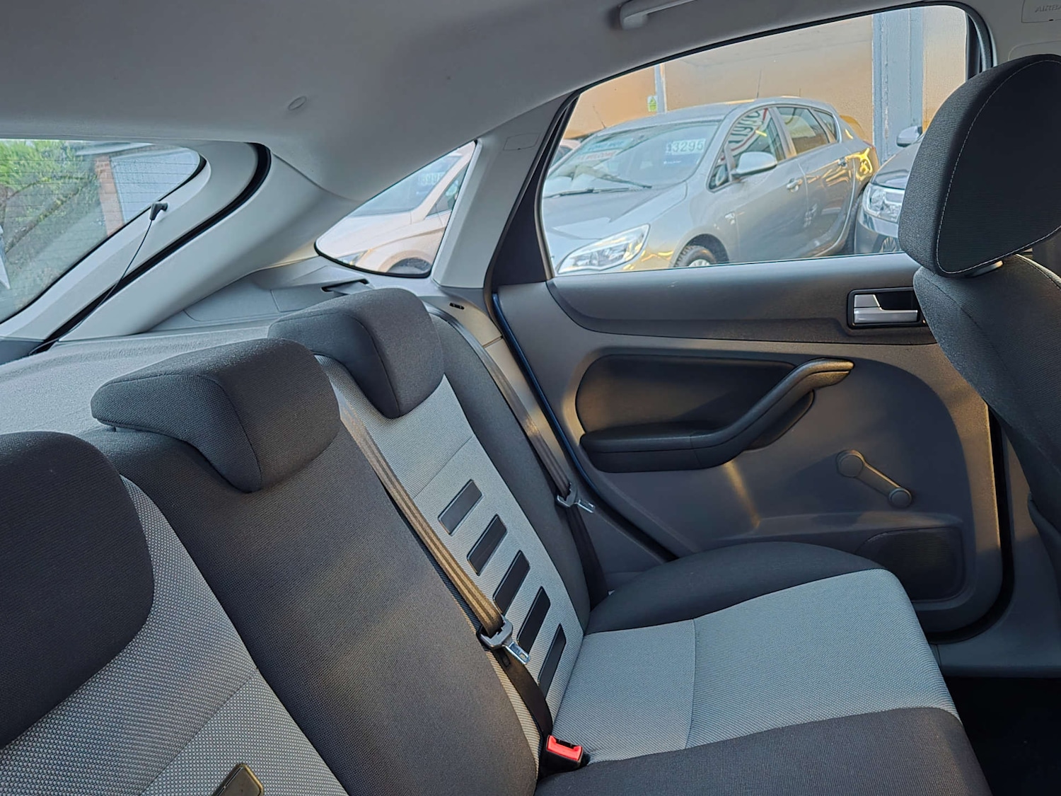 Used Ford Focus 2010 for sale - 76314259: Photo 24