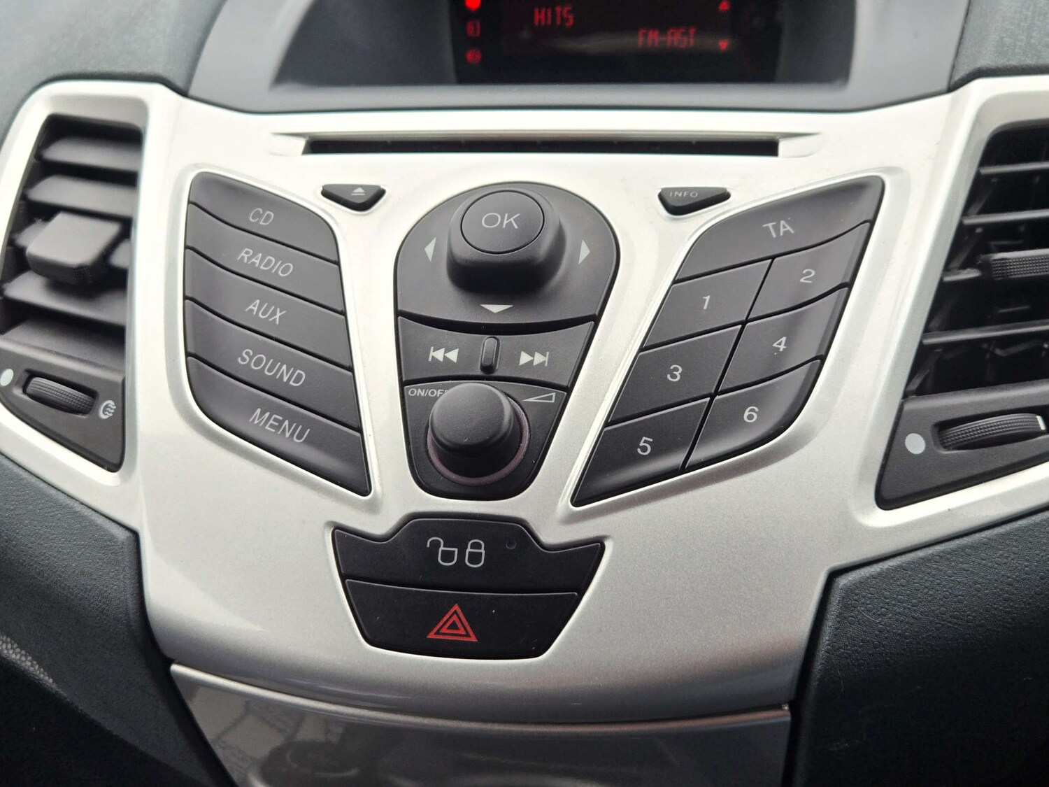 Used Ford Fiesta 2009 for sale - 77850730: Photo 37