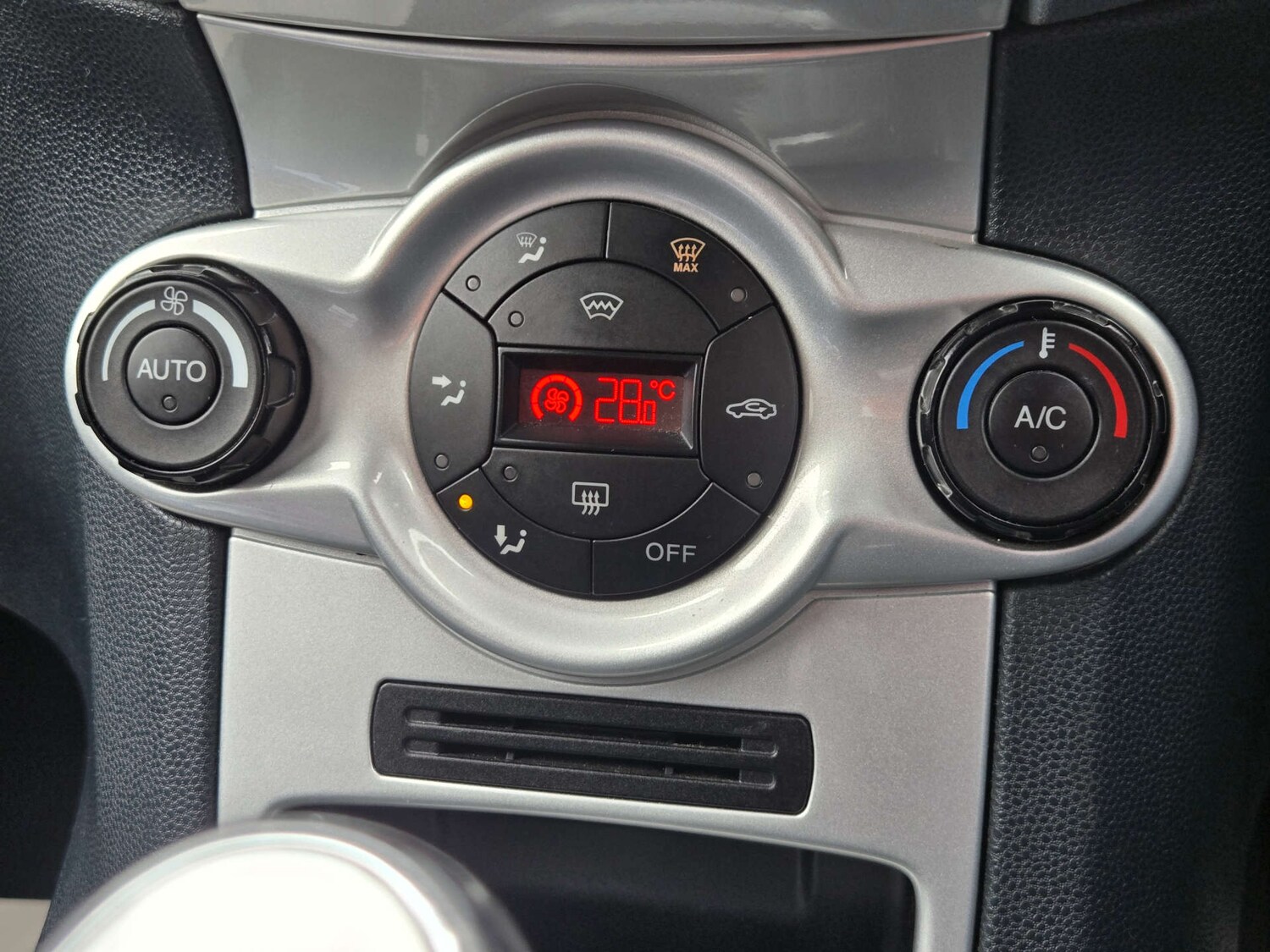 Used Ford Fiesta 2009 for sale - 77850730: Photo 38