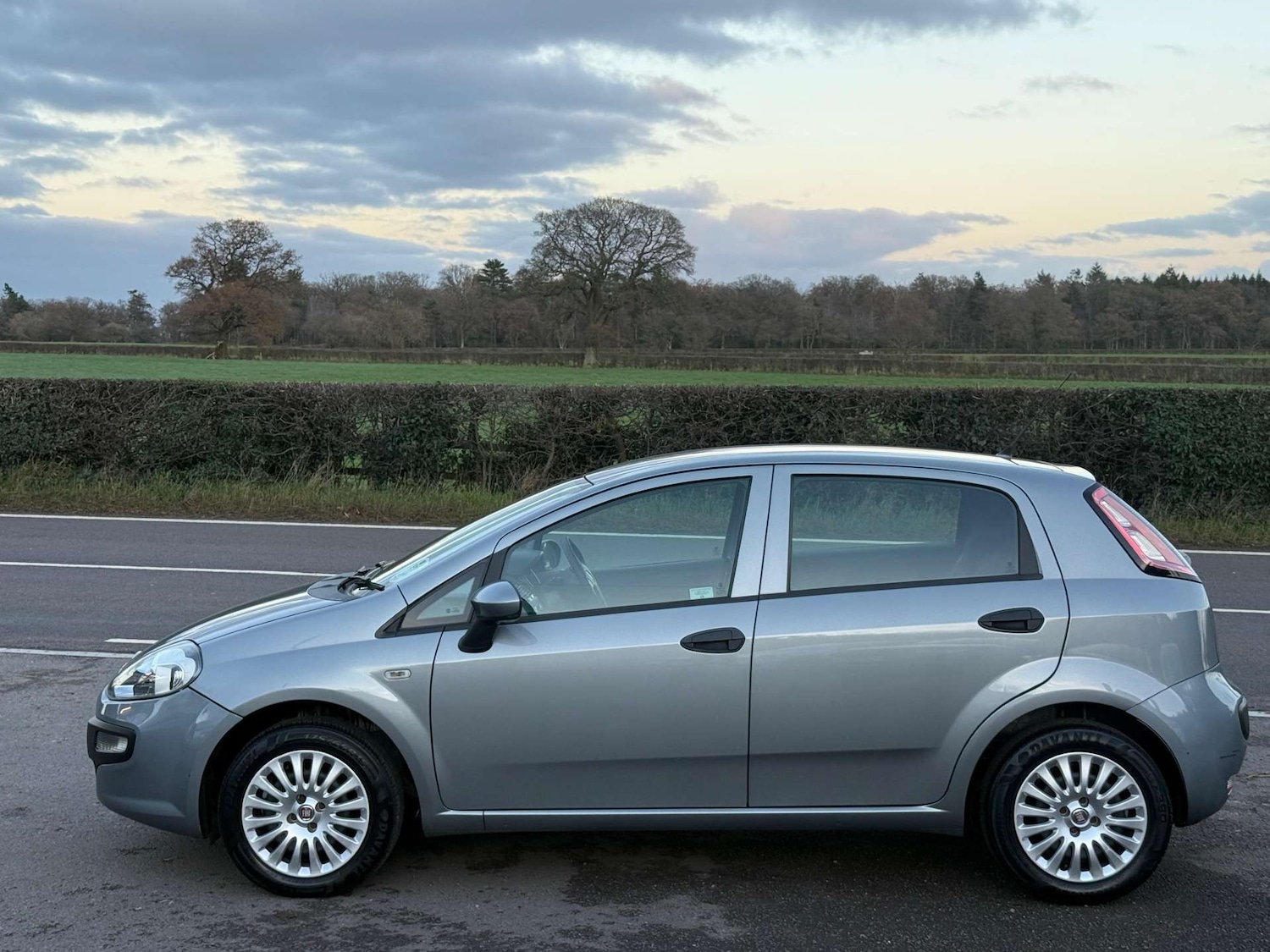 Used Fiat Punto Evo 2011 for sale - 76921223: Photo 2