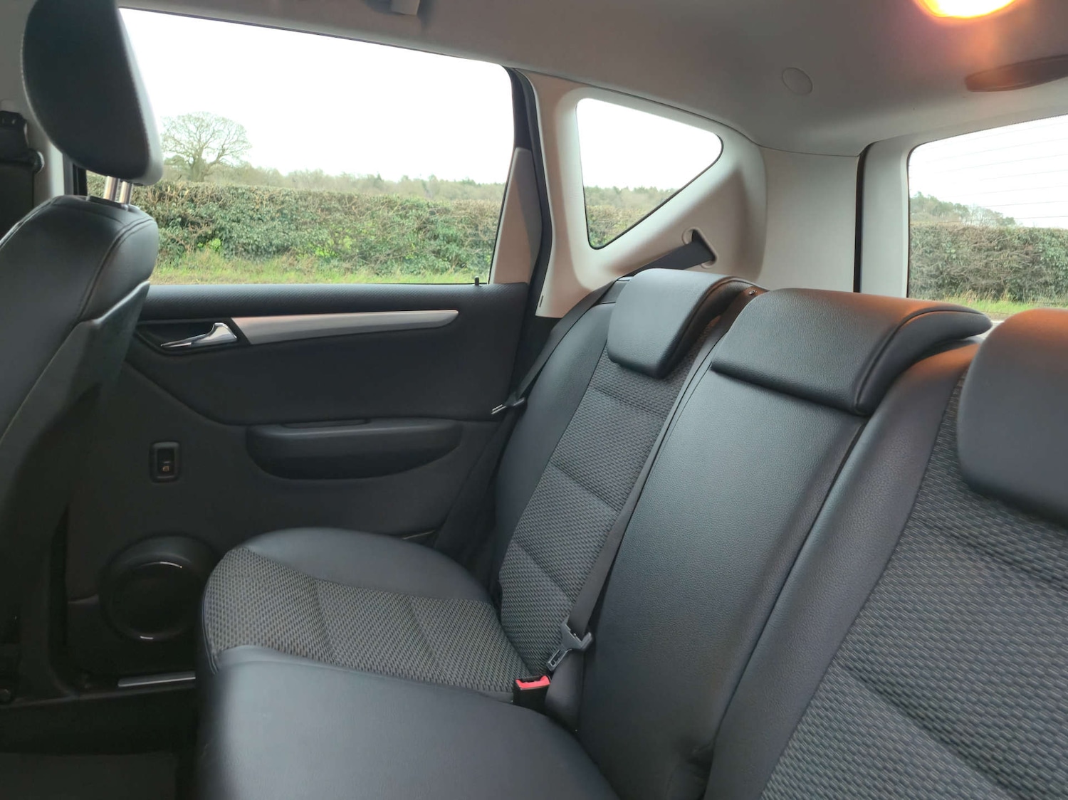 Used Mercedes-Benz A-Class 2011 for sale - 77558805: Photo 27