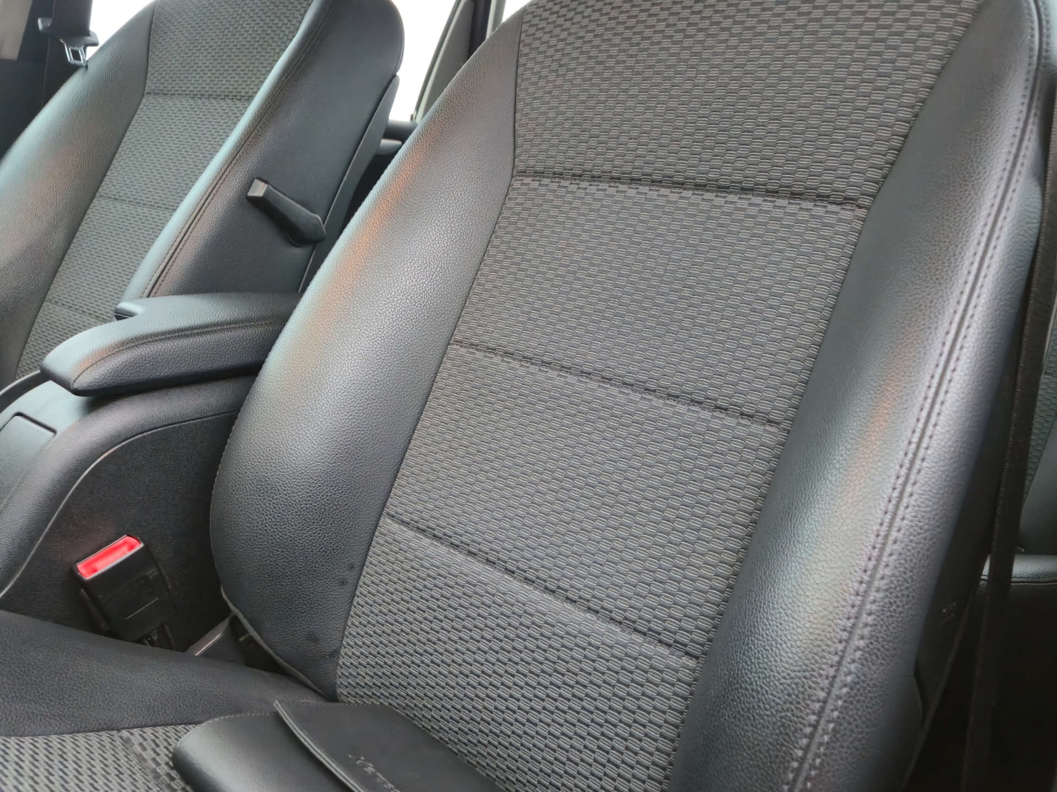 Used Mercedes-Benz A-Class 2011 for sale - 77558805: Photo 32