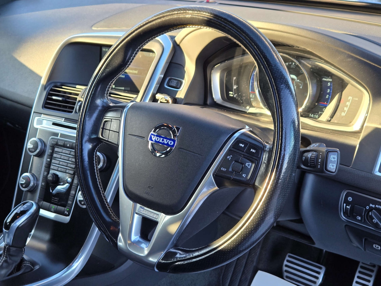 Used Volvo XC60 2015 for sale - 77396730: Photo 18