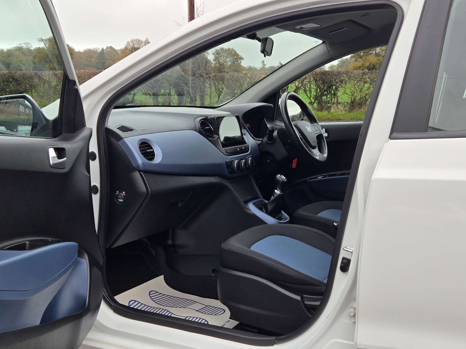 Used Hyundai i10 2015 for sale - 76659841: Photo 25