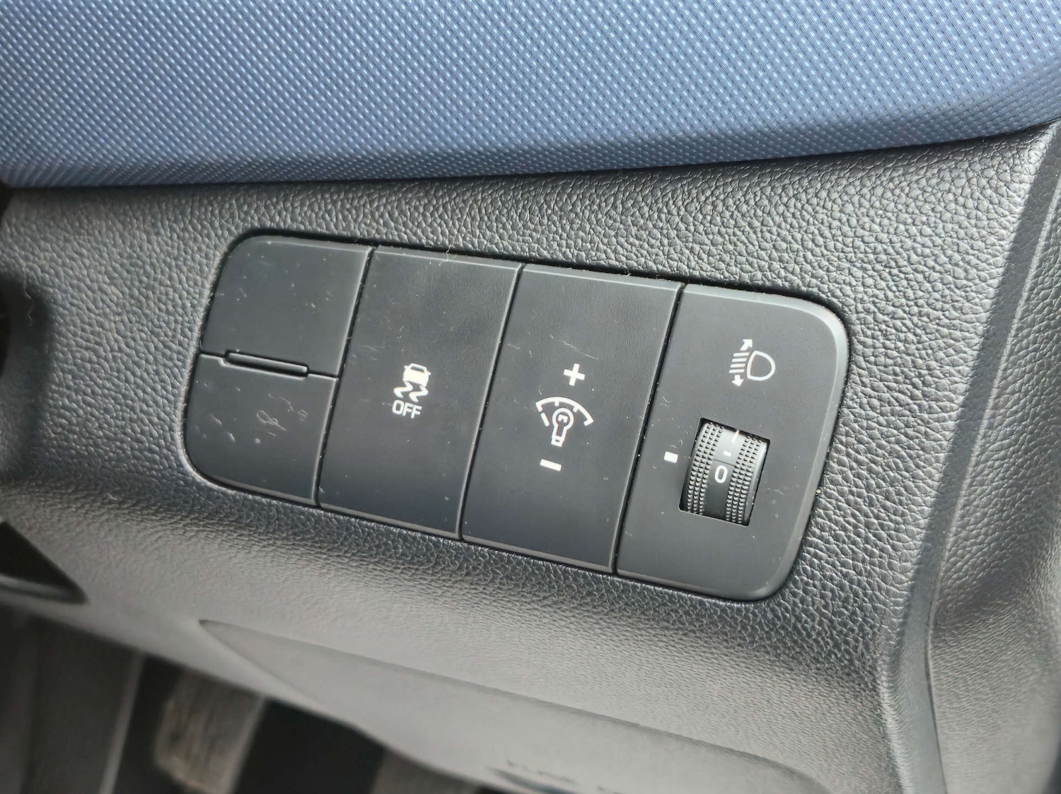 Used Hyundai i10 2015 for sale - 76659841: Photo 40