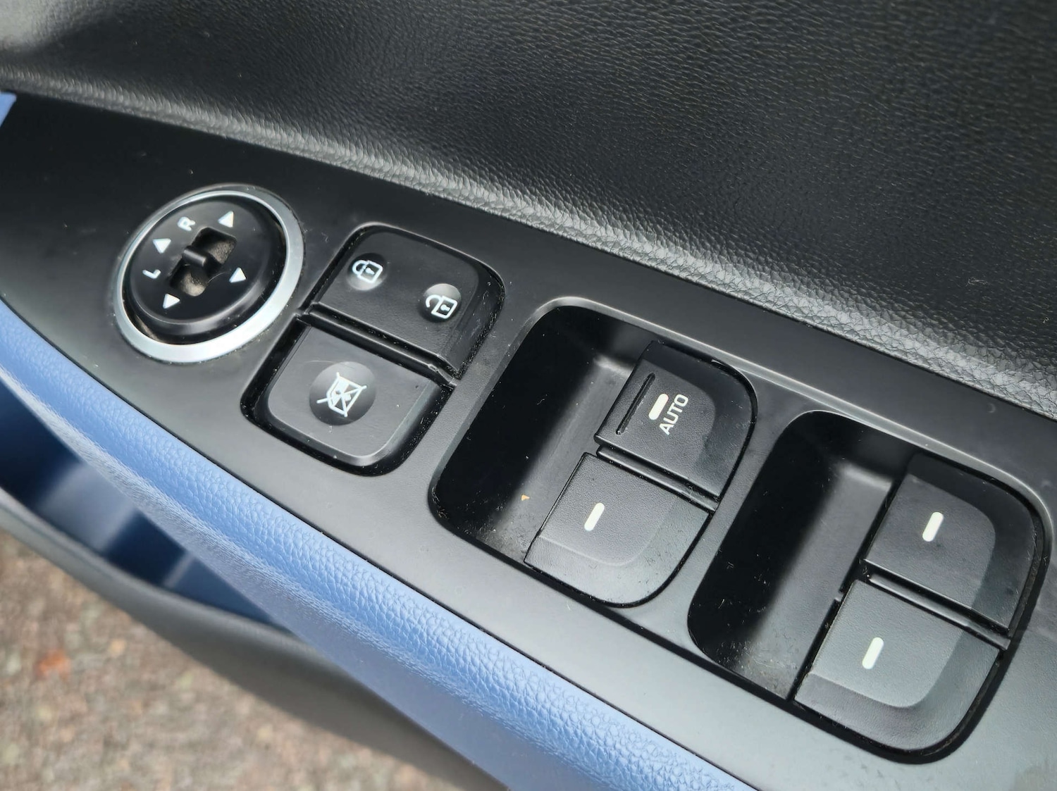 Used Hyundai i10 2015 for sale - 76659841: Photo 41