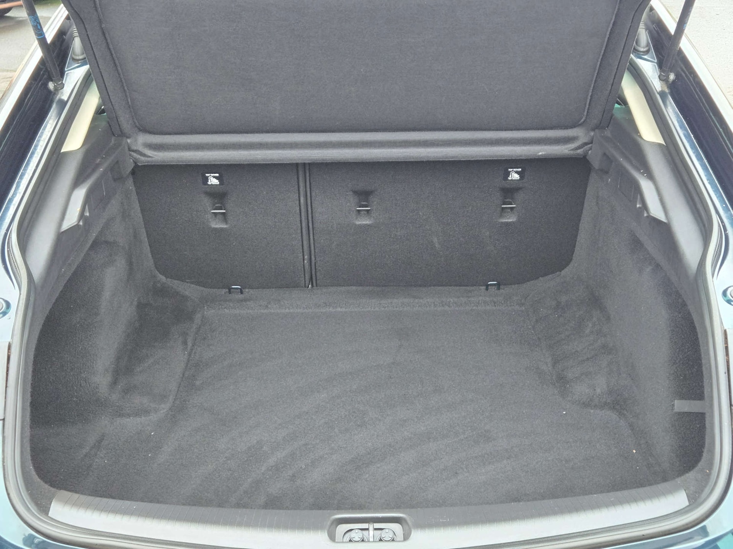 Used Vauxhall Insignia 2017 for sale - 76659843: Photo 6