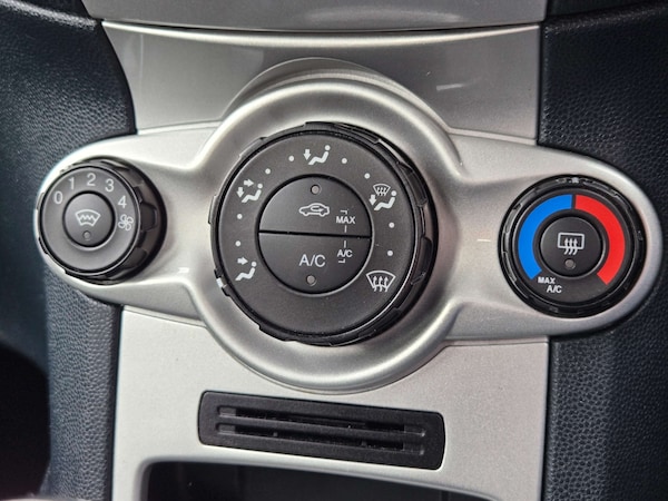 Used Ford Fiesta 2012 for sale - 76237431: Photo 30