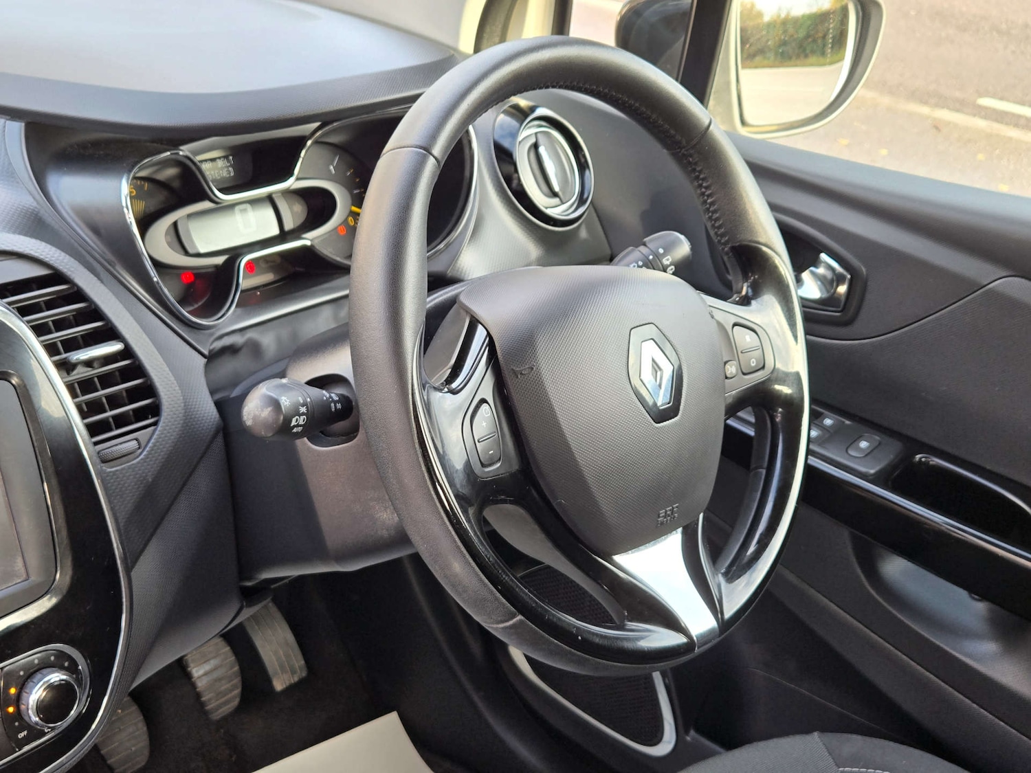 Used Renault Captur 2016 for sale - 76437903: Photo 27