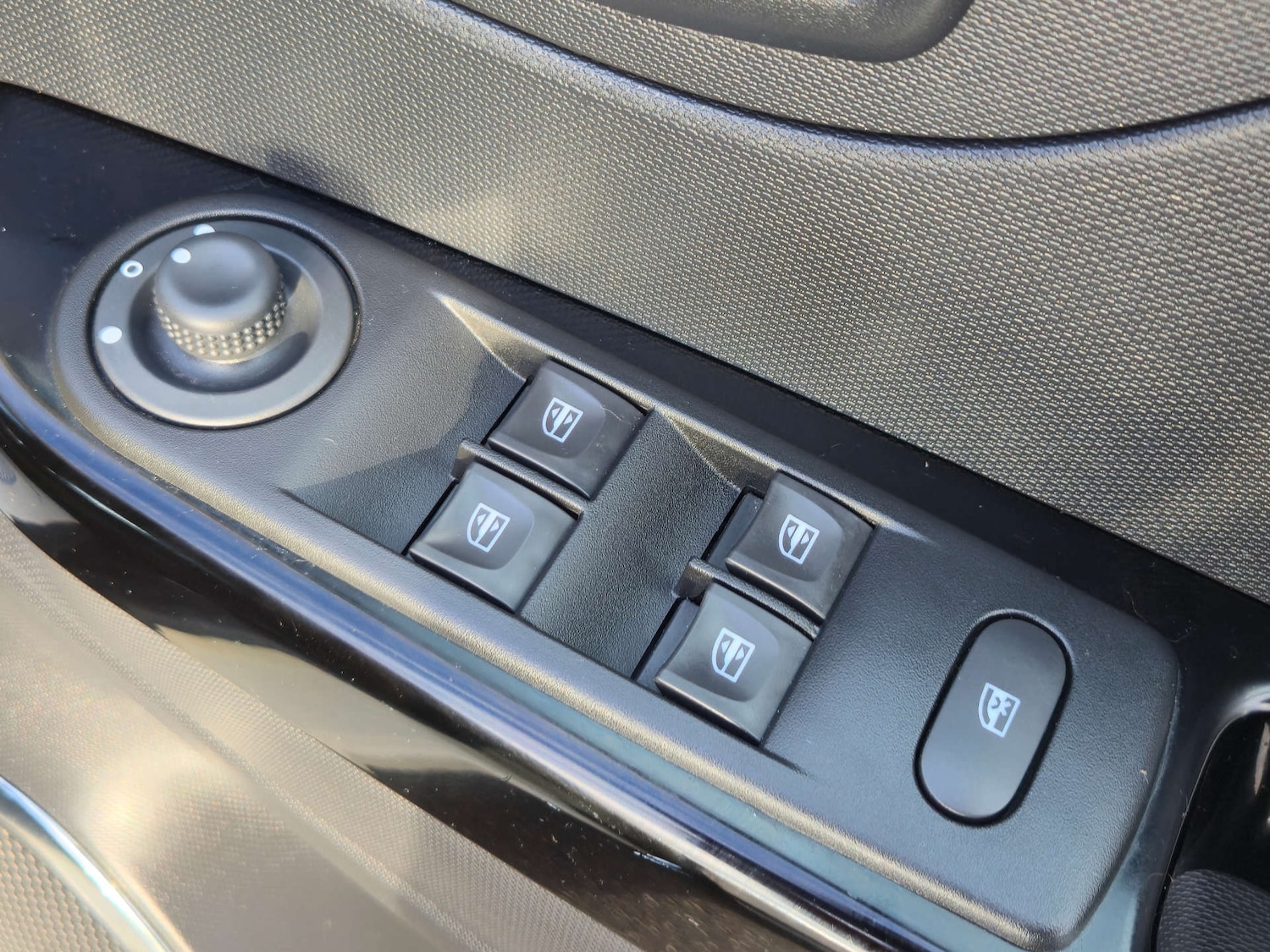 Used Renault Captur 2016 for sale - 76437903: Photo 33