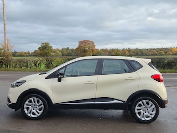Used Renault Captur 2016 for sale - 76437903: Photo
