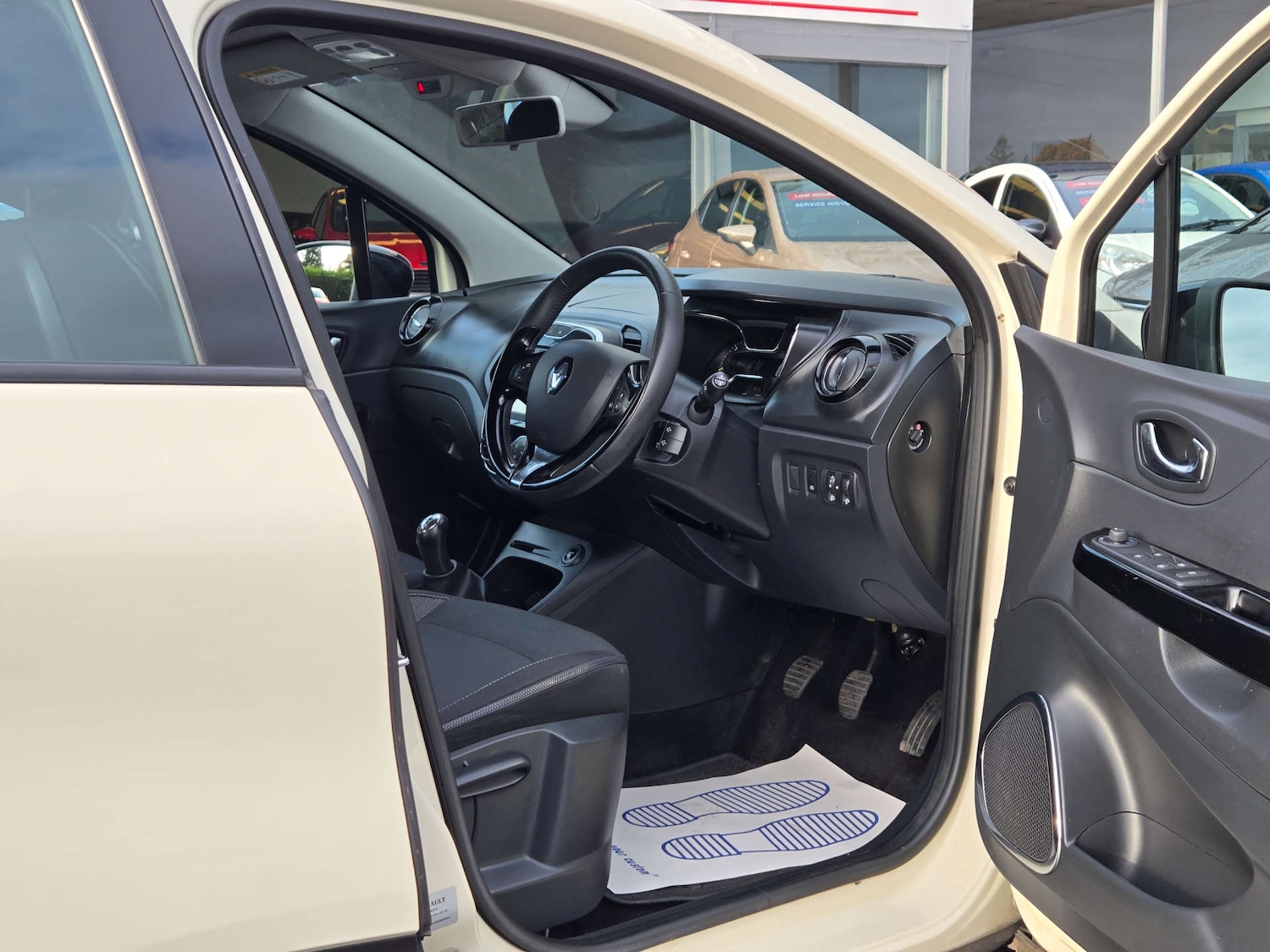 Used Renault Captur 2016 for sale - 76437903: Photo 4