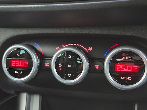 Used Alfa Romeo Giulietta 2015 for sale - 76314257: Photo 38