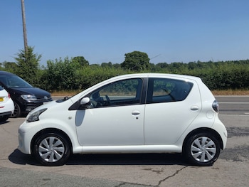 Used Toyota AYGO 2013 for sale - 79226739: Photo