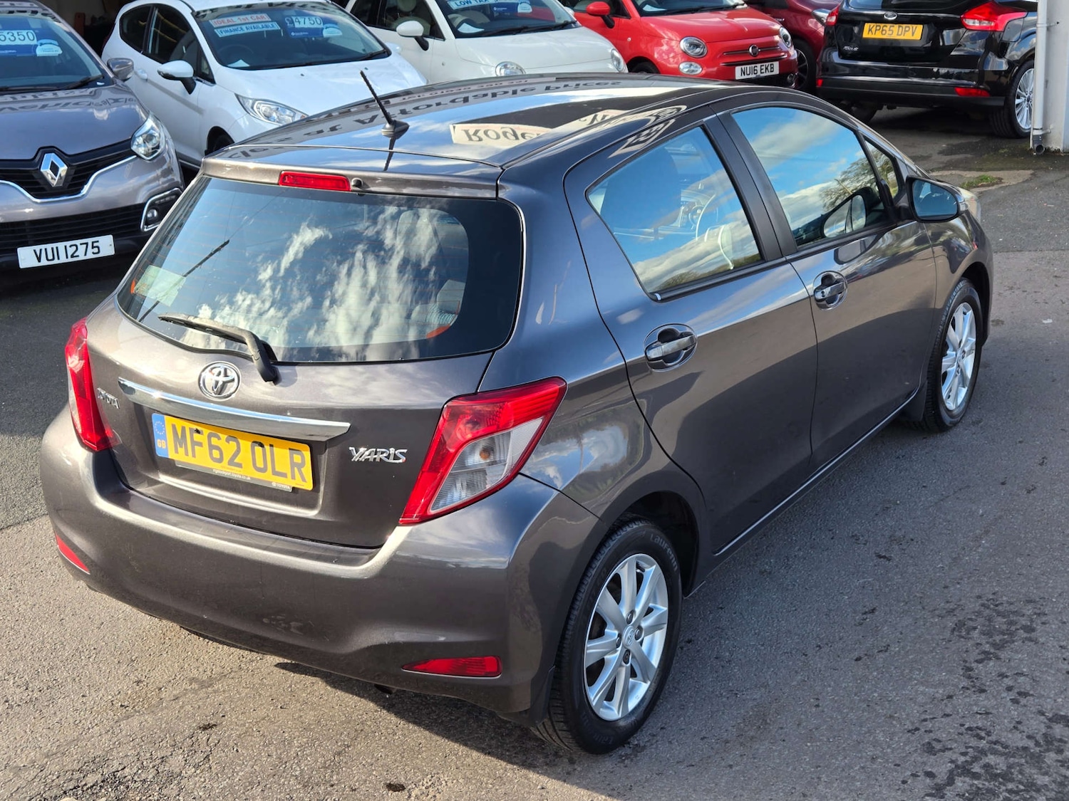 Used Toyota Yaris 2012 for sale - 77704056: Photo 15