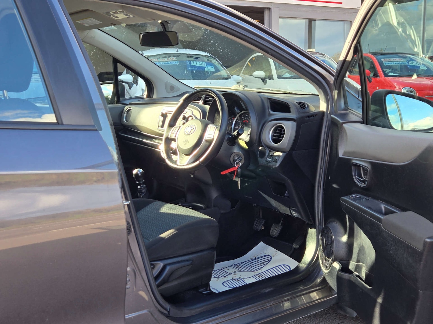 Used Toyota Yaris 2012 for sale - 77704056: Photo 17